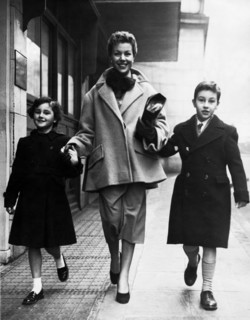 Helen CORDET with her children Louise and Max, London 1952