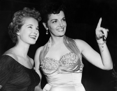 Mona FREEMAN and Jane RUSSELL, London 1954