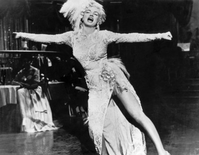 Marilyn MONROE at a performance, around the end of the 1950s