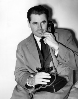 Glenn FORD on the telephone, London 1951