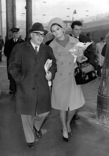 Carlo PONTI and Sophia LOREN arriving in Paris, 1964