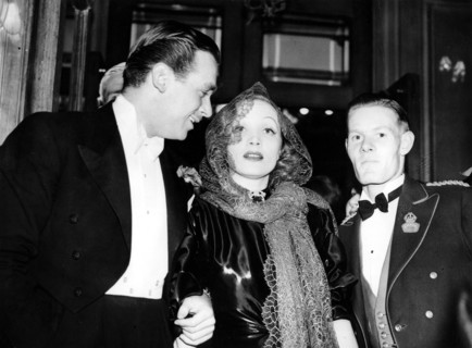 Marlene DIETRICH and Douglas FAIRBANKS Jr. at the premiere of 'Romeo & Juliet'