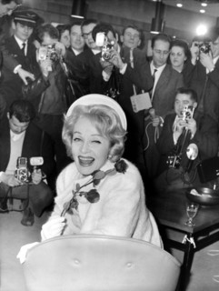 Marlene DIETRICH in Paris