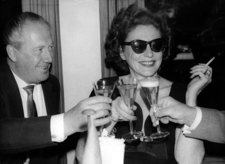 Zarah LEANDER with her husband Arne HÜLPHERS, 1959