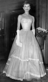 Audrey HEPBURN at a premiere in London, 1955