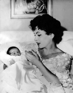 Gina LOLLOBRIGIDA with her newborn son, 1957