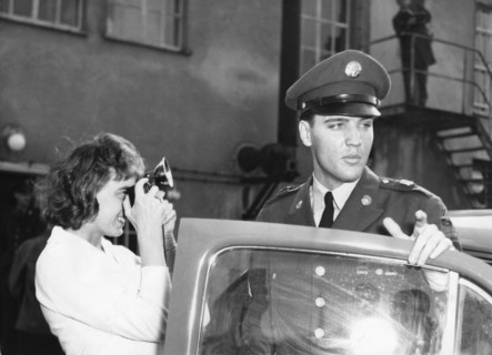 Elvis PRESLEY is photographed by a fan, Friedberg 1960