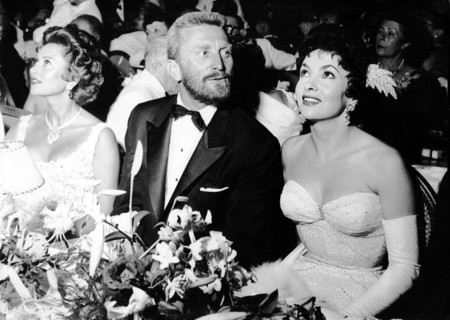 Gina LOLLOBRIGIDA and Kirk DOUGLAS, 1955