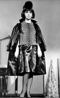 Gina LOLLOBRIGIDA in a black leather coat