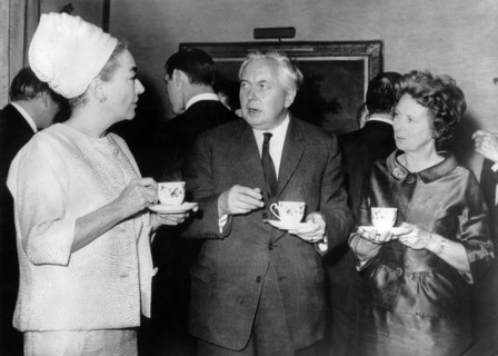 Joan CRAWFORD with Harold WILSON and his wife, London 1966