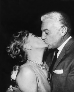 Joan CRAWFORD kisses Cesar ROMERO