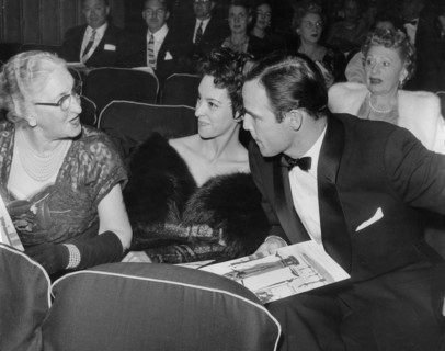 Celia MEREDITH and Marlon BRANDO during the Oscars