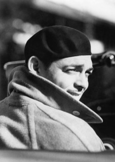 Clark GABLE, in his convertible