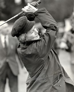 Rita HAYWORTH playing golf