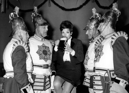 Uschi GLAS, Maibock bar 1968