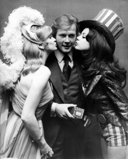 Roger MOORE Miss Universe pageant, London 1971