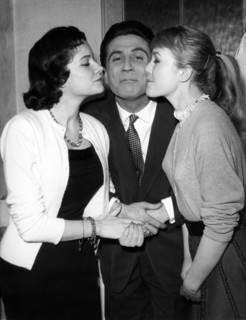 Gilbert BÉCAUD gets 2 kisses on the cheek