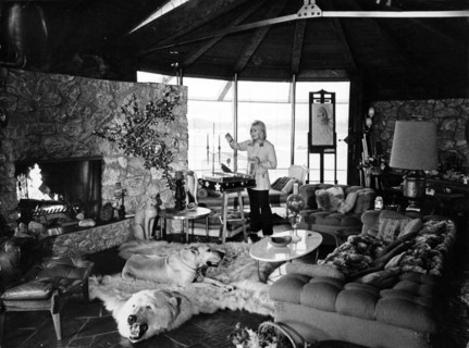 Kim NOVAK at home in her 'seagull nest'