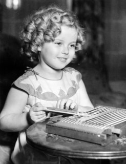 Shirley TEMPLE weaving, Hollywood 1936