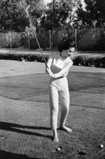 Natalie WOOD playing golf
