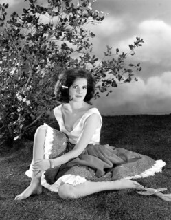 Natalie WOOD in a summer dress