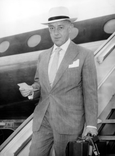 Sir Alec GUINNESS at the airport, Geneva 1961
