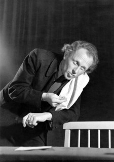 Gert FRÖBE, appearance in the cabaret 'The Colorful Cube', 1947
