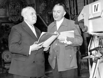 Ludwig BERGER and Theo LINGEN during filming, 1958