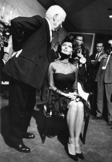 Charlie CHAPLIN and Sophia LOREN, London 1965