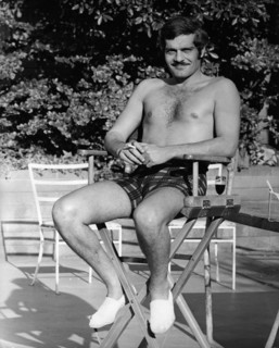 Omar SHARIF at the pool