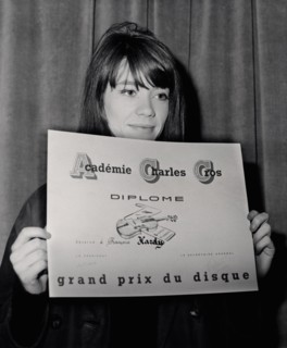 Francoise HARDY with music prize, 1963