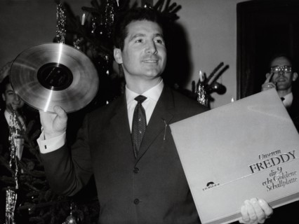 Freddy QUINN receives ninth gold record