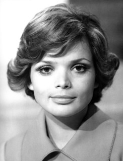 Uschi GLAS, portrait