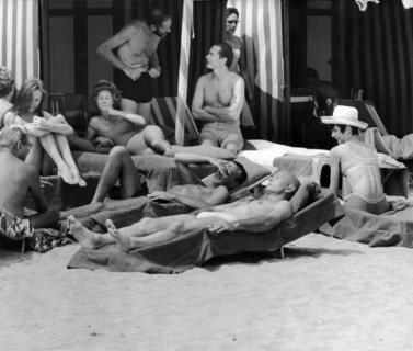 Audrey HEPBURN, Yul BRYNNER and Mel FERRER on the beach, Venice