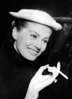 Anita EKBERG, portrait with cigarette
