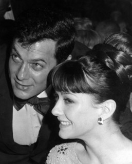 Tony CURTIS and Christine KAUFMANN
