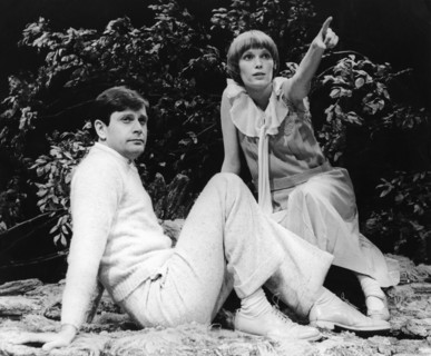 Mia FARROW plays theater in London 1972