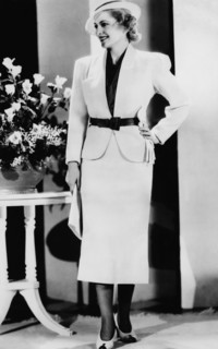 Joan FONTAINE presents fashion, 1937
