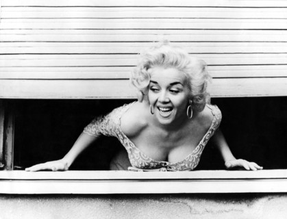 Marilyn MONROE at the window