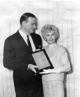 Barbara STANWYCK receives the Photoplay Award 1966
