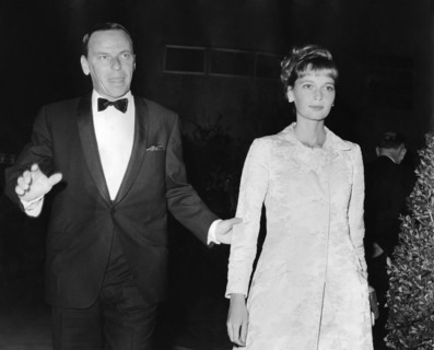 Frank SINATRA and Mia FARROW