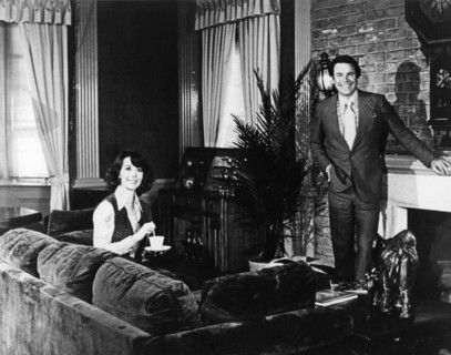 Natalie WOOD and Robert WAGNER at Universal Studios