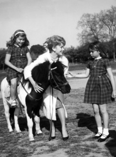 Linda CHRISTIAN with daughters