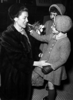 Linda CHRISTIAN with daughters