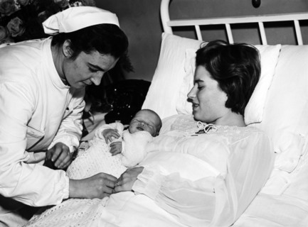 Silvana MANGANO after the birth of her daughter