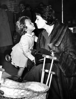 Silvana MANGANO and daughter Veronica, 1952