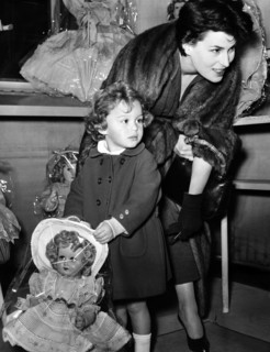 Silvana MANGANO and daughter Veronica, 1952