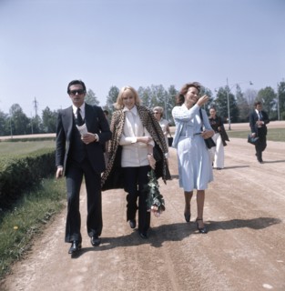Alain DELON and Mireille DARC in Daglfing