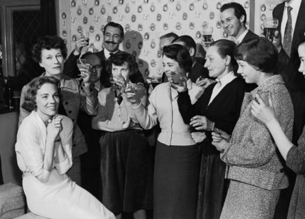 Julie ANDREWS back in England, 1958