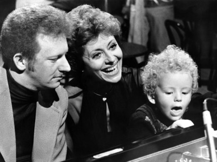 Caterina VALENTE with Roy BUDD and her son Alexander
